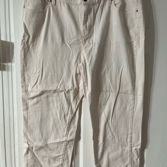 Platinum Chico’s Size 3 XL Women’s White Denim Jeans Capri. Made in Vietnam, col - Picture 9 of 13